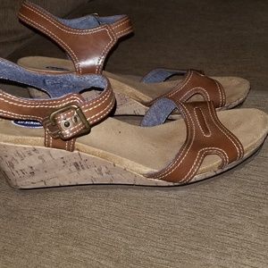 Wedged sandals